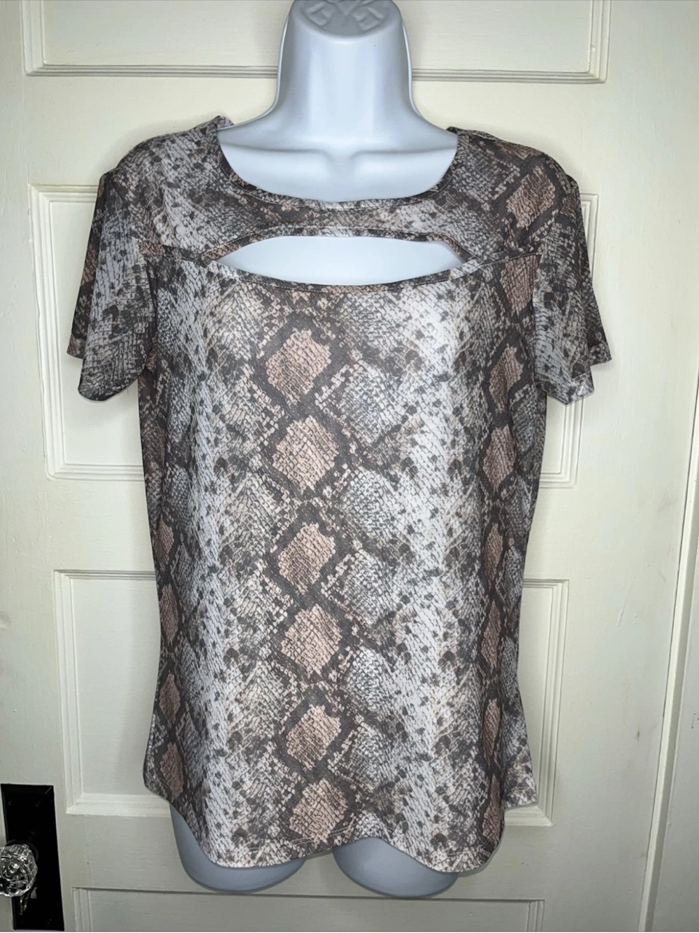 Women’s Shirt Size XL J For Justify Snakeskin Print Fitted Top
